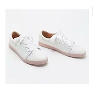 Vionic leather lace-up Chantelle ivory with pale pink sole